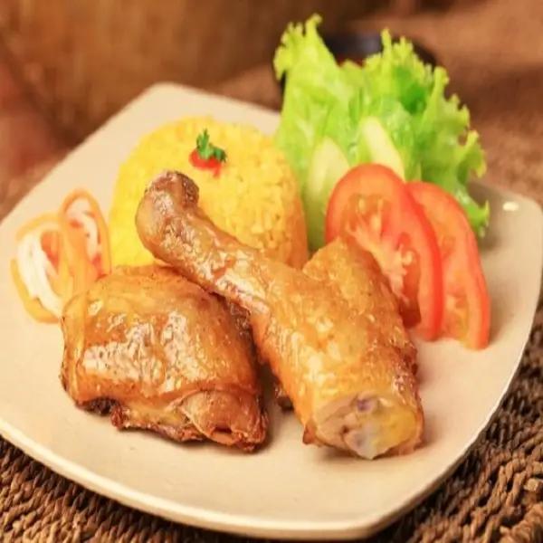 Hình ảnh Cơm Gà Sốt Mắm Tỏi Mười Ba - Lê Lợi