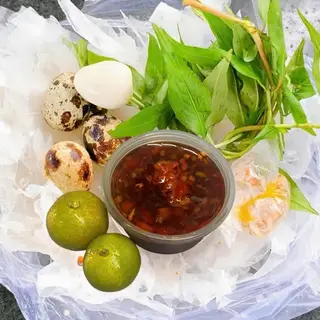 Hình ảnh Chấm sốt bò cay - trứng