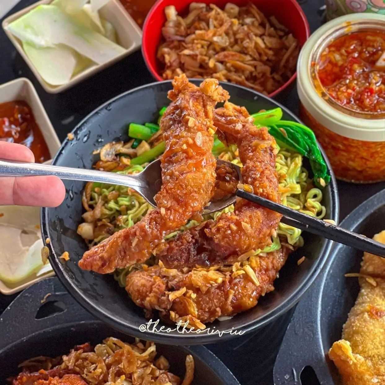 Hình ảnh Mì xanh tôm trứng muối khô