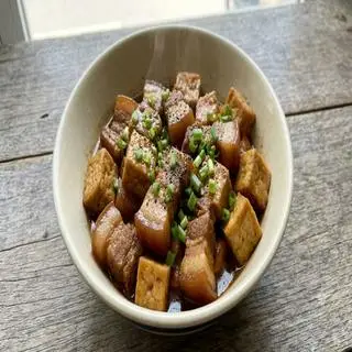 Hình ảnh Thịt kho đậu hủ thêm