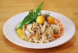 Hình ảnh Cơm gà xé - lòng trứng non