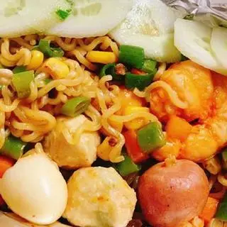 Hình ảnh Mì trộn cá viên chiên