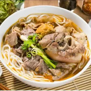 Hình ảnh BÚN BÒ HUẾ ĐẶC BIỆT