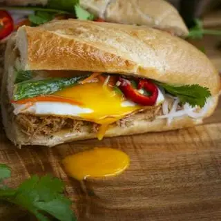 Hình ảnh Bánh mì ốp la - 1 trứng - chả