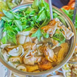 Hình ảnh Lẩu Gà Lá É - 2 người