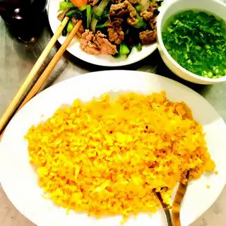 Hình ảnh Cơm rang cải bò ngập thịt