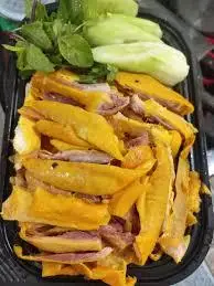 Hình ảnh Gà ủ muối nửa con chặt sẵn - ăn lạnh