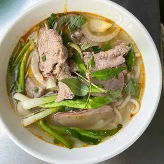 Hình ảnh Bún bò tái nạm