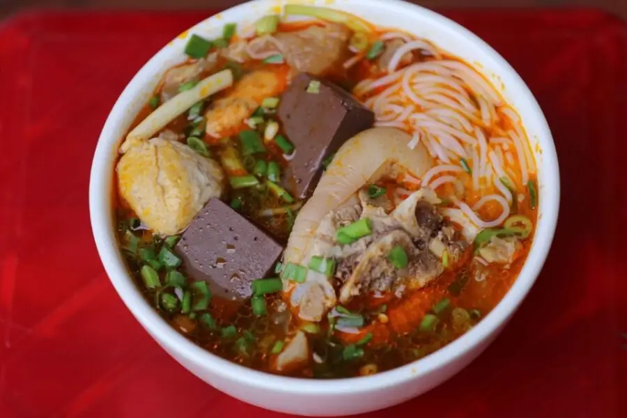 Hình ảnh Bún bò Huế đặc biệt