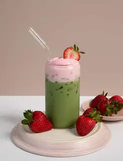 Hình ảnh Strawberry matcha latte