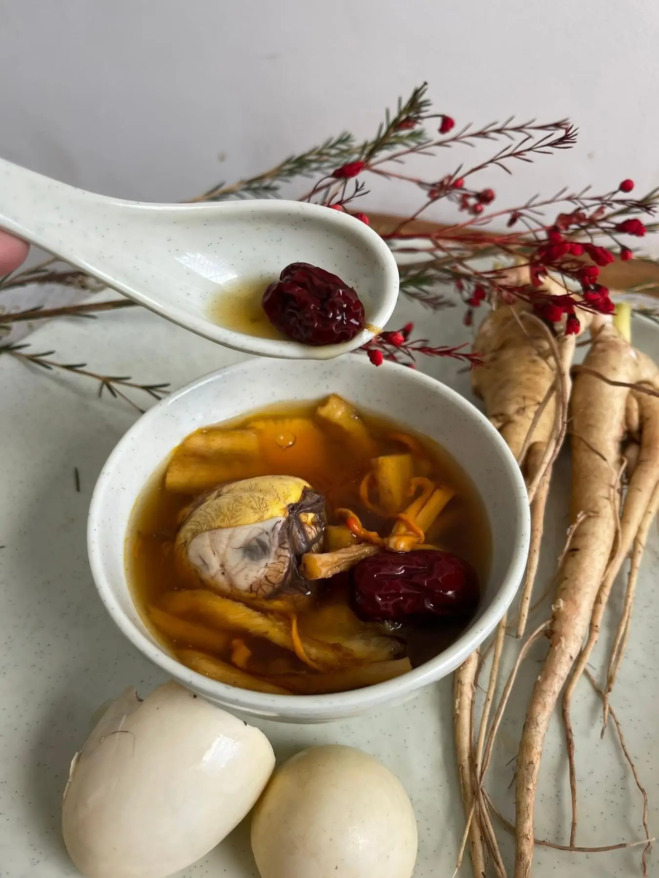 Hình ảnh Combo 2 Hột vịt lộn hầm nhân sâm