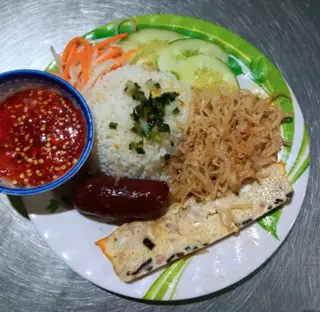 Hình ảnh Cơm lạp xưởng bì chả