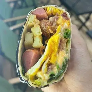 Hình ảnh Cuộn tacos trứng xúc xích
