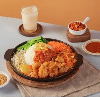 Hình ảnh Cơm gà chảo nóng