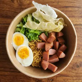 Hình ảnh Mỳ trộn xúc xích