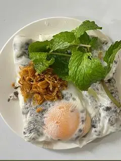 Hình ảnh Bánh cuốn trứng tái