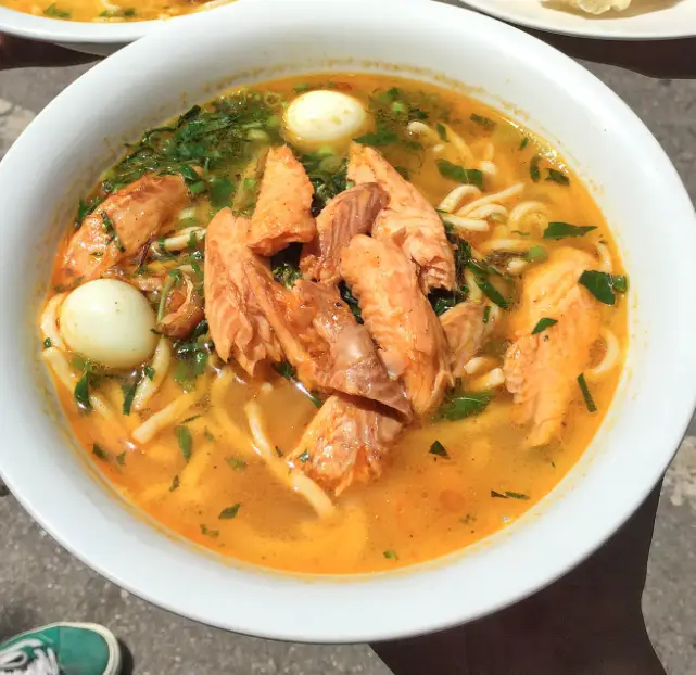 Hình ảnh Bánh canh cá lóc tô thịt - trứng - chả