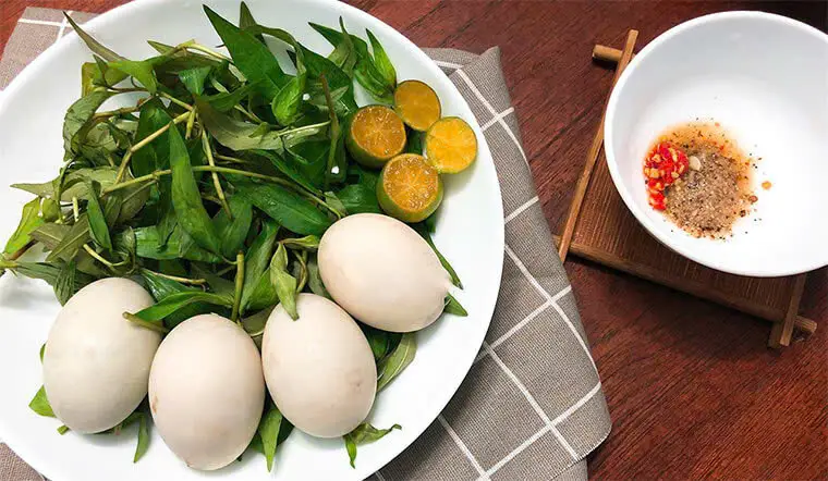 Hình ảnh Combo 2 trứng vịt lộn