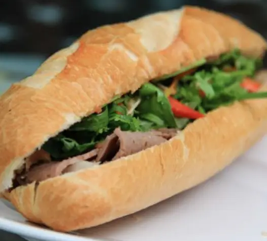 Hình ảnh Bánh mì chả bò muối tiêu