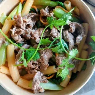 Hình ảnh Nui xào bò