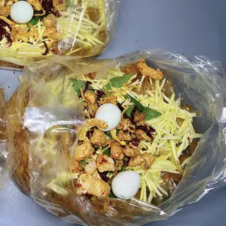 Hình ảnh Bánh tráng trộn full topping