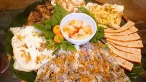 Hình ảnh Bánh cuốn đầy đủ