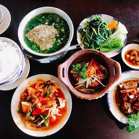 Hình ảnh Cơm Trung Bộ - Bình Thới