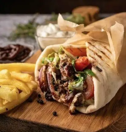 Hình ảnh Bánh Tacos bò xúc xích