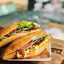 Hình ảnh Bánh Mỳ Trứng Xúc Xích