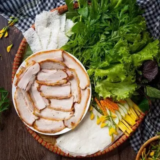 Hình ảnh Bánh tráng cuốn thịt heo quay