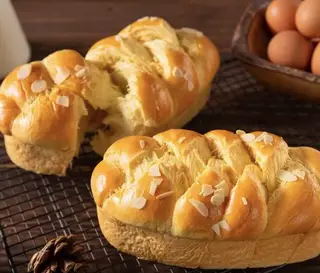 Hình ảnh Bánh mì hoa cúc