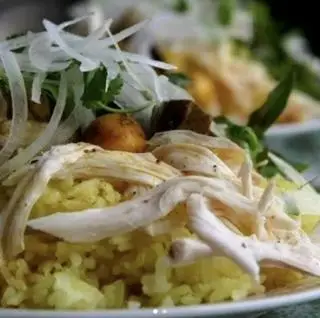 Hình ảnh Cơm gà xé chua ngọt