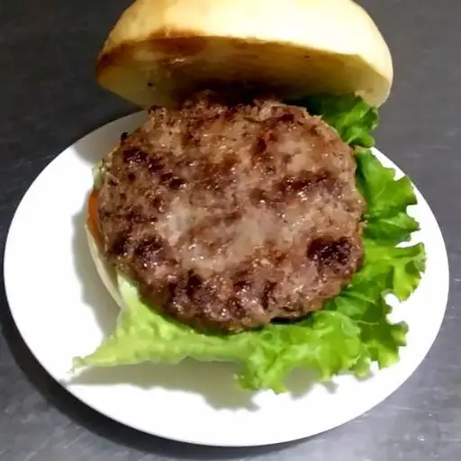 Hình ảnh Bánh hamburger kẹp thịt bò