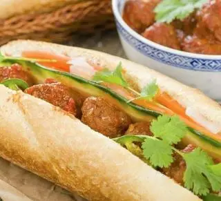 Hình ảnh Bánh mì xíu mại