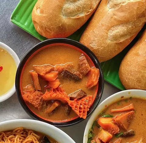 Hình ảnh Phá Lấu Bò Tê Tê - Đường Số 6