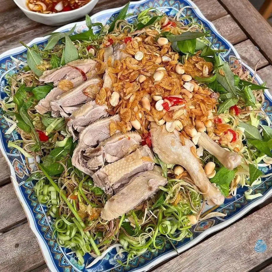Hình ảnh Gỏi vịt nguyên con