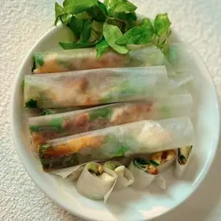 Hình ảnh Bánh tráng cuốn sốt me