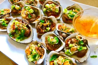 Hình ảnh Sò lông nướng mỡ hành