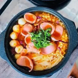 Hình ảnh Mì cay xúc xích