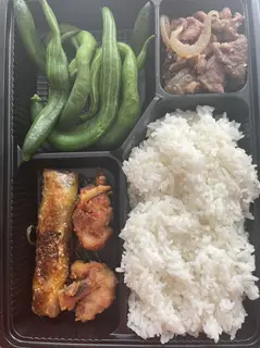 Hình ảnh Cơm với nem - gà rán