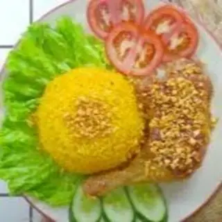 Hình ảnh Cơm gà mắm tỏi góc tư