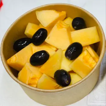Hình ảnh Hộp mix dưa vàng - nho đen không hạt