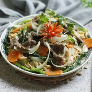 Hình ảnh Phở xào bò cải