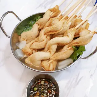 Hình ảnh Chả cá xiên súp nóng Hàn Quốc