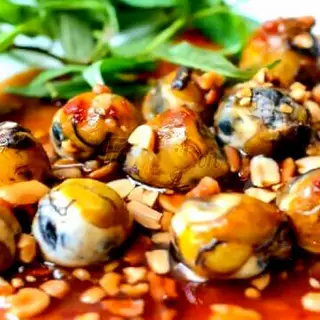 Hình ảnh Cút lộn xào me