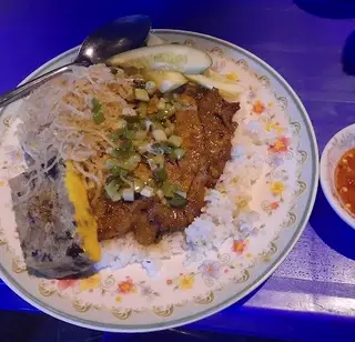 Hình ảnh Cơm sườn bì chả