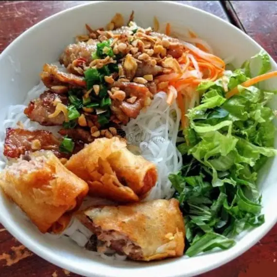 Hình ảnh Bún Thịt Nướng + Chả Giò