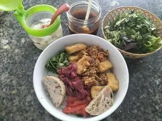 Hình ảnh Bún bò giò tai