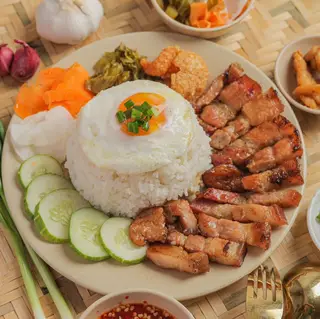Hình ảnh Cơm ba rọi ốp la - trà lá vối