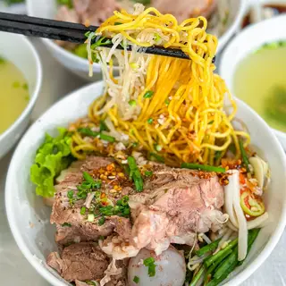 Hình ảnh Hủ tiếu mì xí quách
